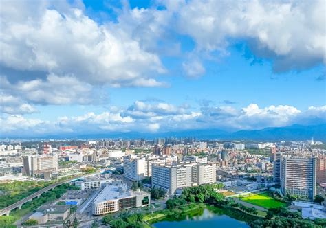 住在醫院旁邊|林口長庚生活圈，預售屋房價每坪來到7字頭 